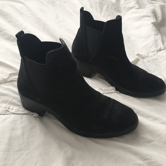 Black Ankle Boots - Picture 1 of 2